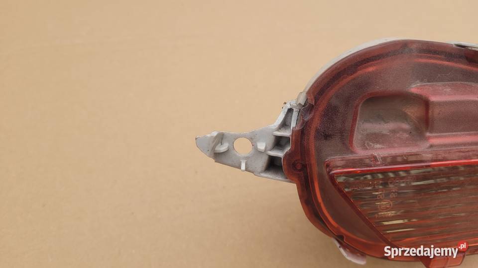 TOYOTA YARIS III LIFT LAMPA PRZECIWMGIELNA PRAWY Ruda Śląska