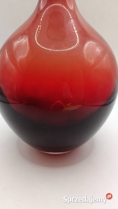 Szkło wysoki ciemno czerwony wazon lubelskie Zamość