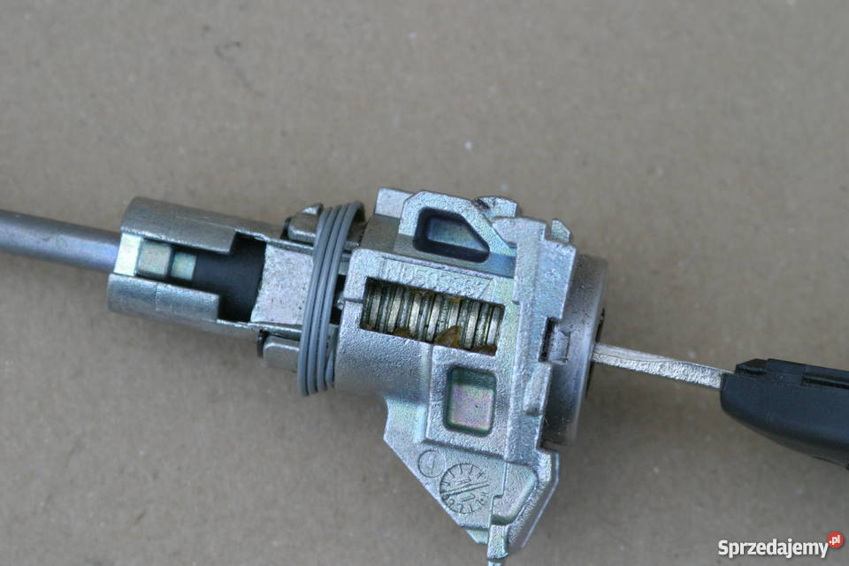 TOYOTA KLUCZYKI BEMBENEK ZAPADKA STACYJKA ZAMEK