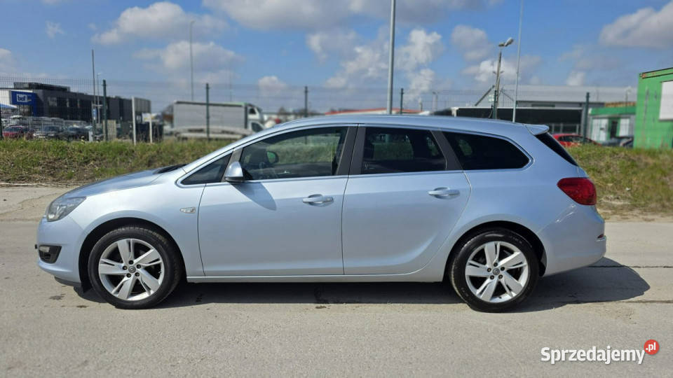 Opel Astra Duża Navi sports tourer BIxsenon nowy Lębork