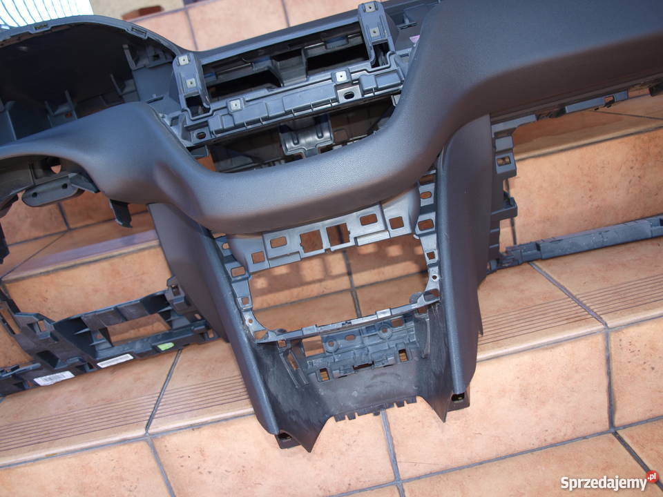 Peugeot 2008 konsola deska rozdzielcza 2013 osobowe Kalisz
