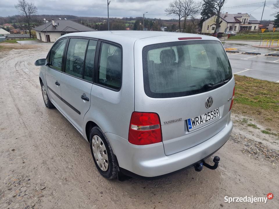 Volkswagen Touran 16 FSI benzyna Parznice