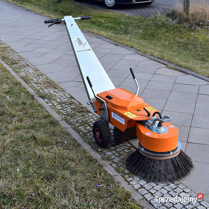 Szczotka do chwastów pchana z napędem