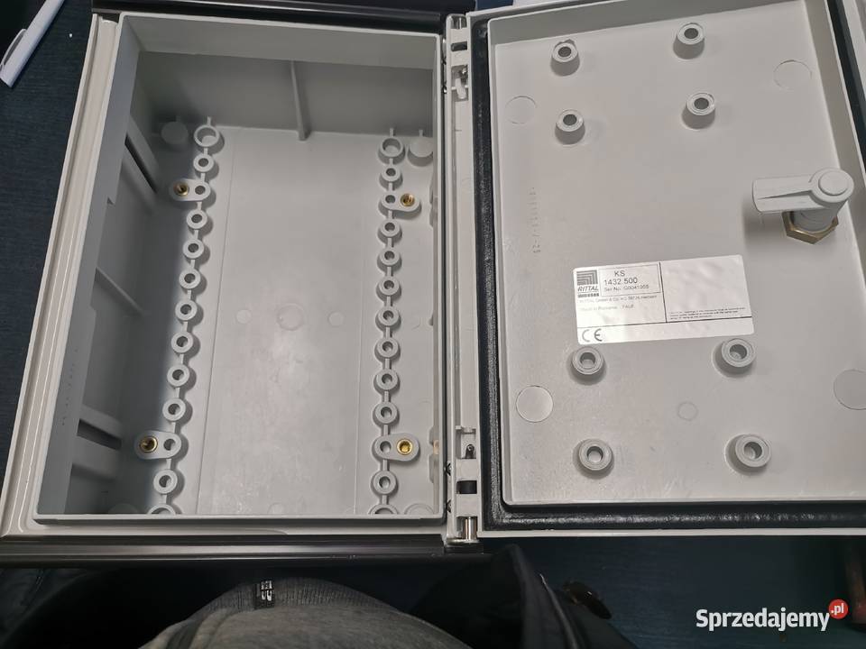 Szafka instalacyjna Rittal Pozostałe dolnośląskie Wrocław sprzedam