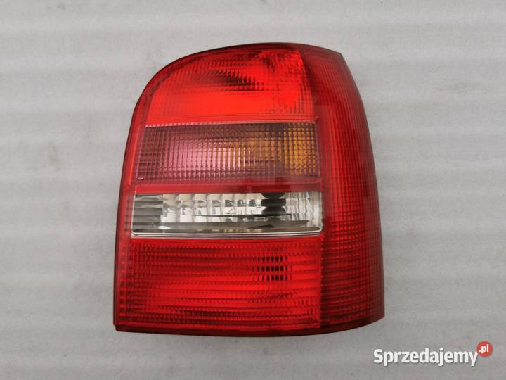 Lampa Prawy Tył Tylna Prawa Audi A4 B5 Avant Prawe mazowieckie