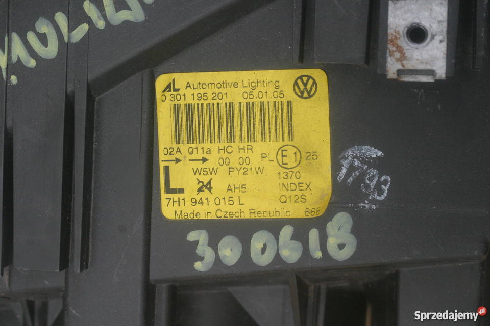 VW T5 MULTIVAN LAMPA PRZÓD LEWA HALOGEN lampy przednie Bieleń sprzedam