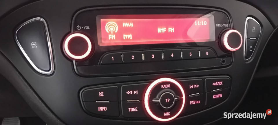 Opel Corsa Enjoy 14 75 salon Polska bezwypadkowa Łódź