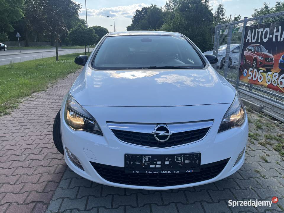 OPEL ASTRA J 2011 14 TURBO Hatchback Ostrowiec Świętokrzyski