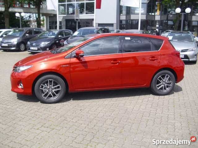 Toyota Auris czerwony Gdynia