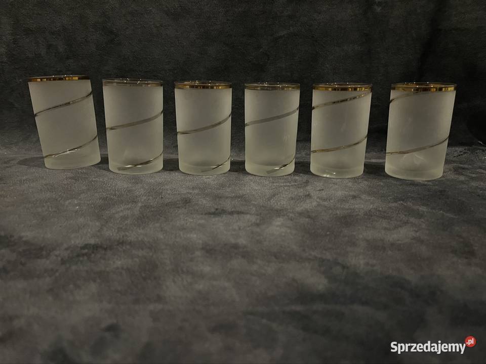 Zestaw szklanek z matowego szkła z PRL Szklanki i kufle Dzierżoniów