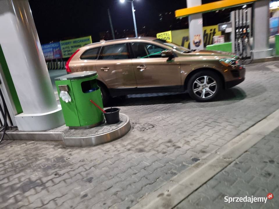 Volvo xc60 D4 xenon rdesign pakiet Bezwypadkowy Bystra sprzedam