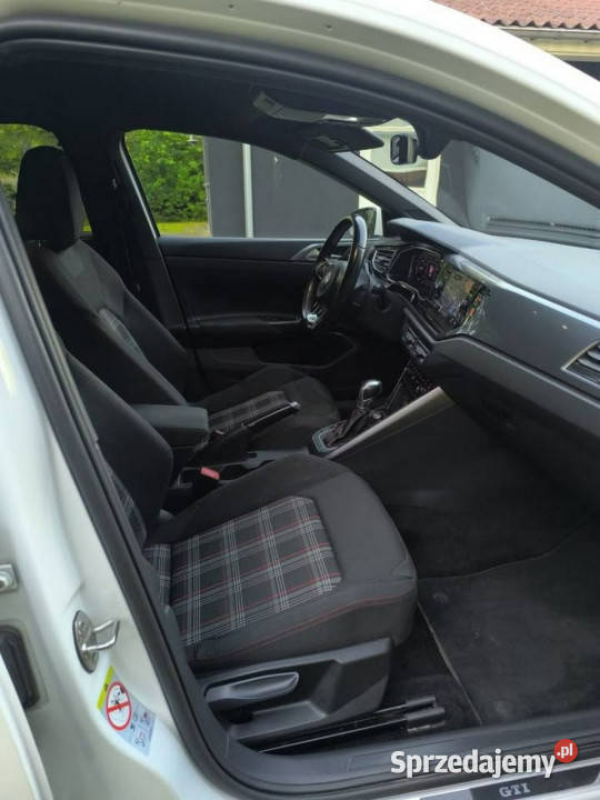 Volkswagen Polo VI 2017 Sadlno