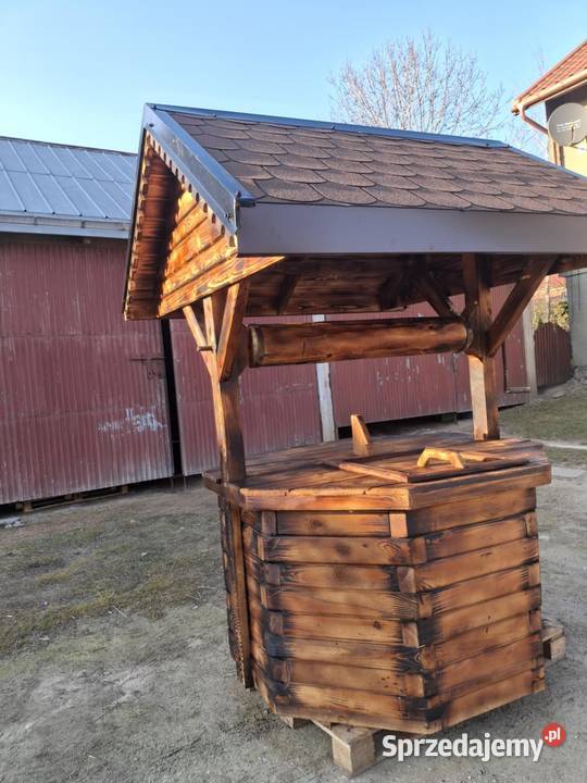 Drewniana studnia Łapy