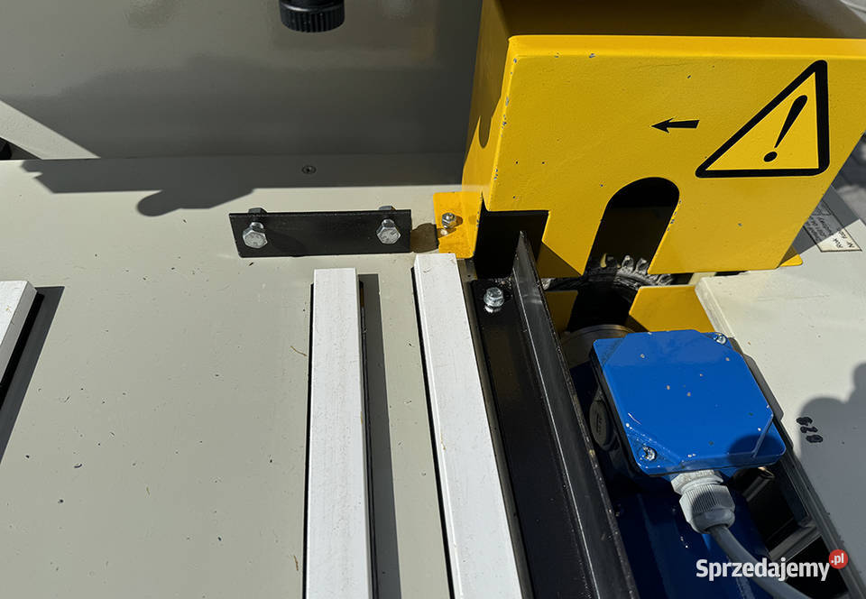 Okleiniarka stolikowa JAROMA frezarka do obrzeży Produkcja Sierakowska Huta sprzedam