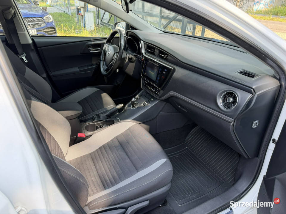 Toyota Auris 18 HSD 136 Serwisowany Kamera Ładny automatyczna Otwock Mały