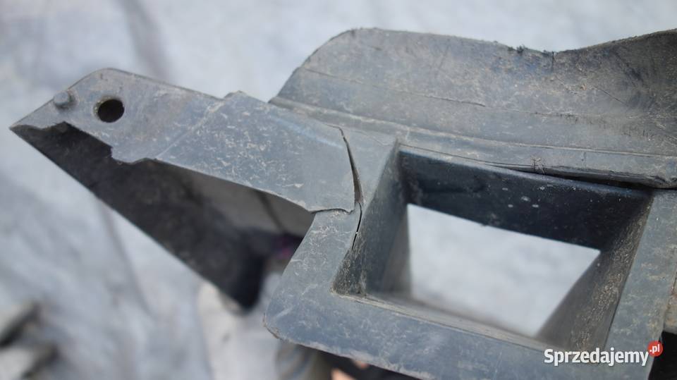 VOLVO C30 PLYTA OSLONA DOLNA ZDERZAKA osobowe Ruda Śląska