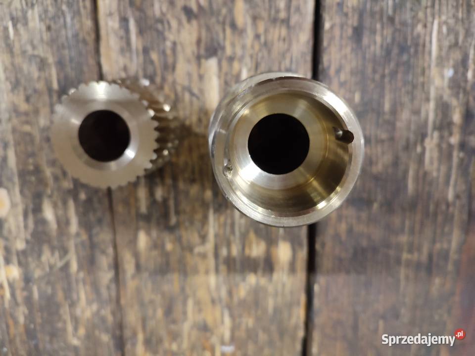 Nakrętki śruby stołu frezarki FWD32 Kępno sprzedam