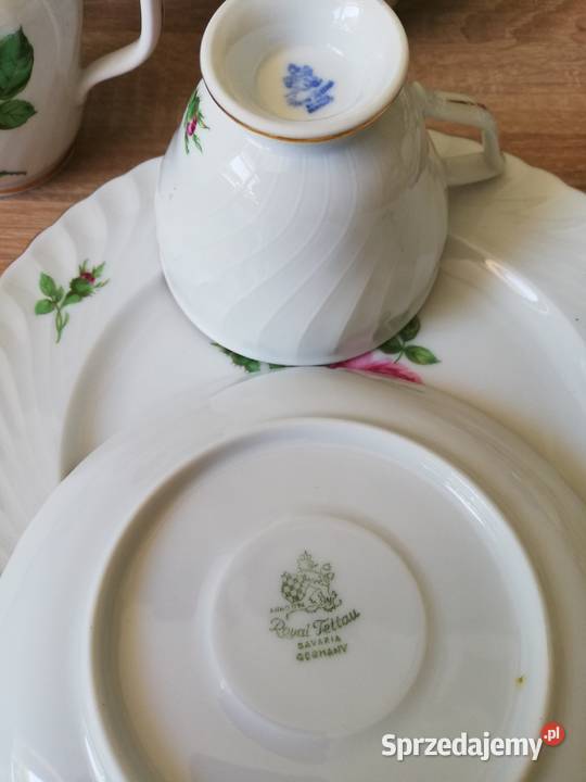 Porcelana zestaw na 12 osób