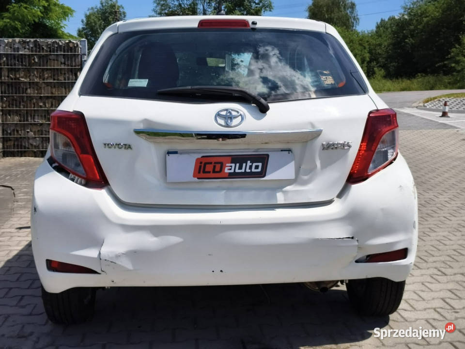Toyota Yaris 10 benzyna 70 PORYSOWANA Kęty sprzedam