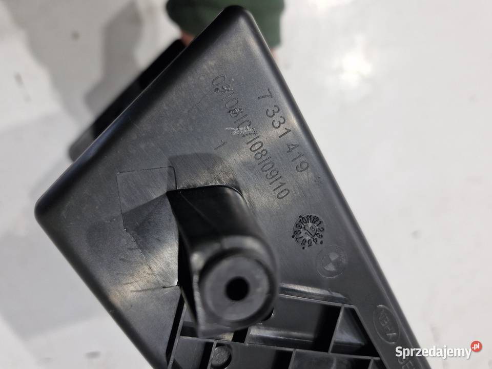 7331419 BMW X1 F48 BOCZEK SCHOWEK WNĘKI Wyposażenie wnętrza