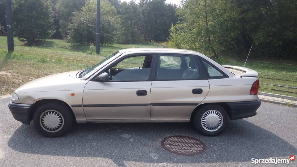 Opel Astra 1998 105 przebiegu stan Łódź