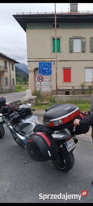 SUZUKI GSX 1300R Hayabusa 1 gen 2004 kufry dużo nieuszkodzony świętokrzyskie Brzezie