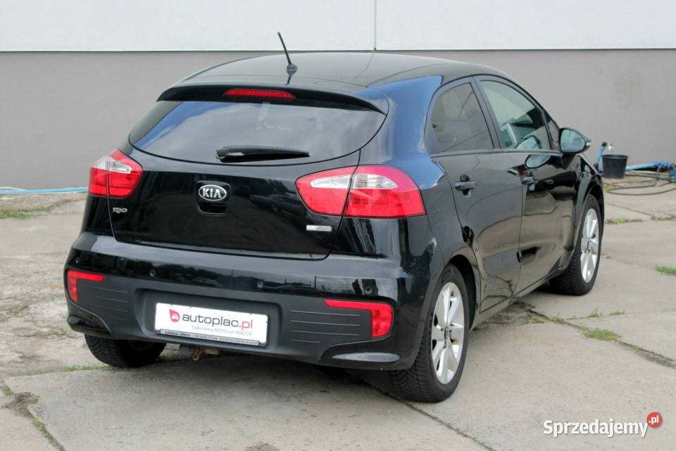 Kia Rio Podgrzewane fotele czujniki parkowania Rok produkcji 2015 zachodniopomorskie Szczecin sprzedam