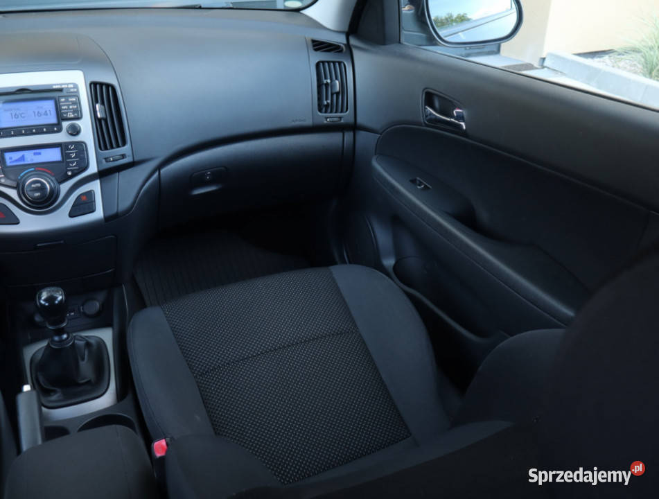 Hyundai i30 16 CRDi światła przeciwmgielne łódzkie sprzedam