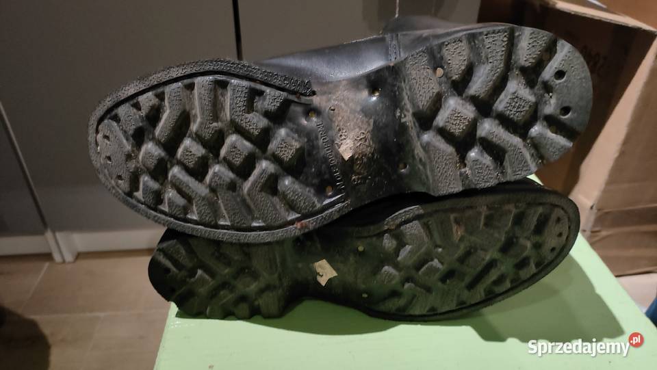 Buty wojskowe milicyjne historyczne