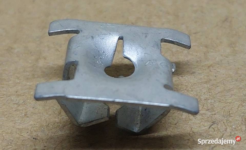 SPINKA GNIAZDO MONTAŻOWE OSŁON FIAT 500 ALFA Mielęcin sprzedam