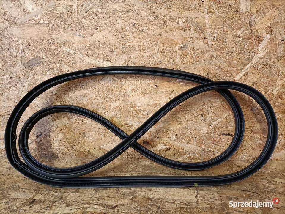 VOLVO V60 18 USZCZELKA BAGAŻNIKA KLAPA TYŁ Pleszew