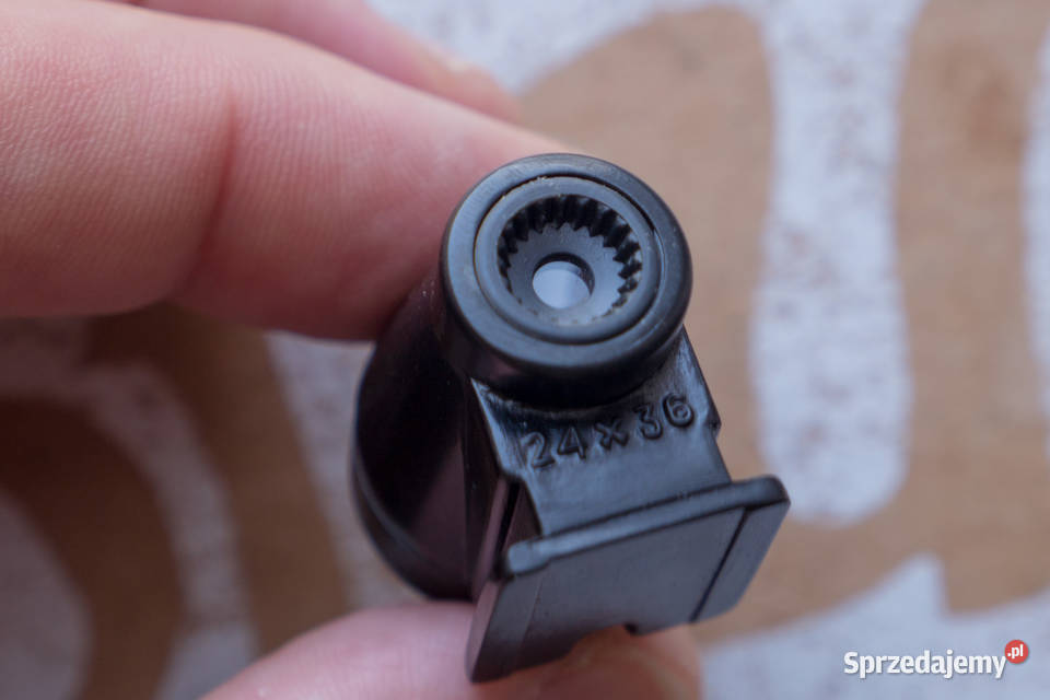 Nowy celownik uniwersalny obiektywu 85 mm Szramowo sprzedam