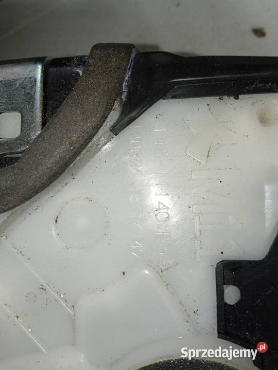 ZAMEK DRZWI LEWY PRZÓD 140826 Toyota Yaris III