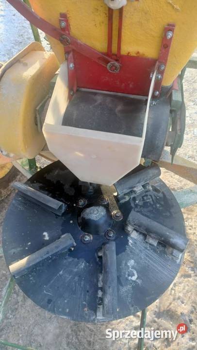 Rozsiewacz kos Rozsiewacze nawozów Iwierzyce