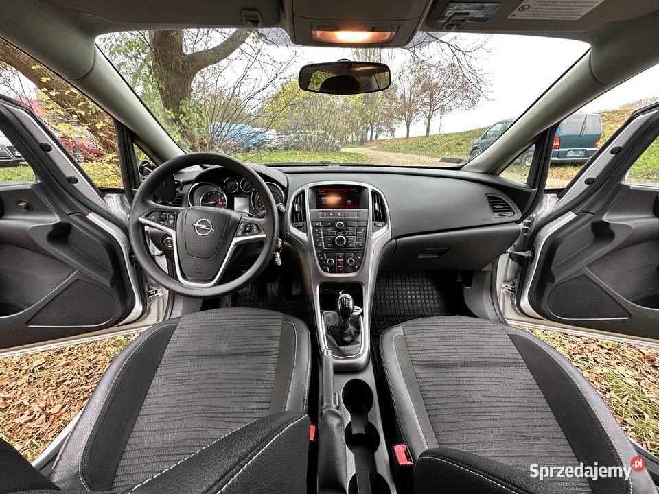 Opel Astra J 2018 Sedan 14 LPG ekonomiczny Lubań