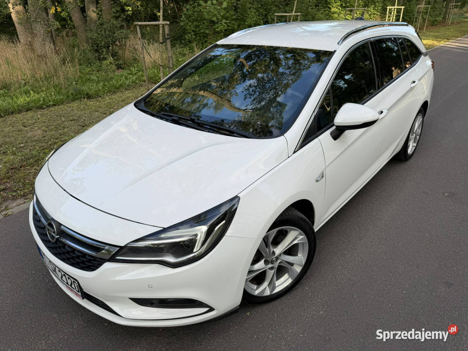 Opel Astra Cosmo Sport Tourer 16 CDTI 136 2016r Józefkowo sprzedam