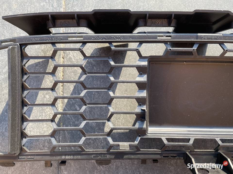 Wkładka wlotu powietrza środkowa BMW F30 Nowa Goszczanów