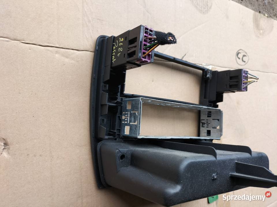 VW PASSAT B5 ŚRODKOWY PANEL RAMKA RADIA osobowe Kamień-Kolonia