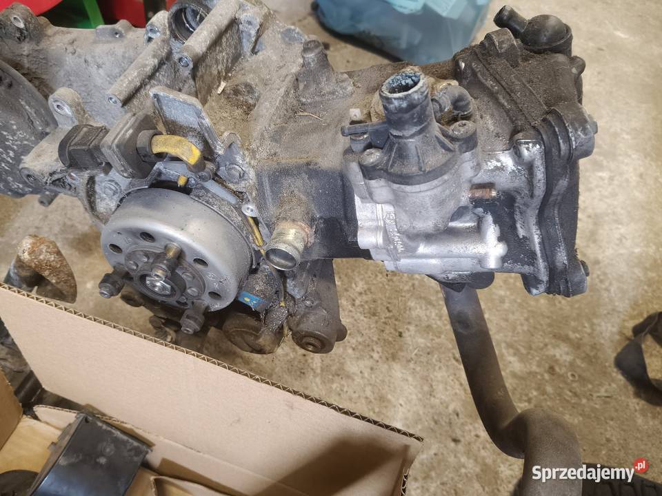 Piaggio x8 x9 Xevo słupek silnika Dębica sprzedam