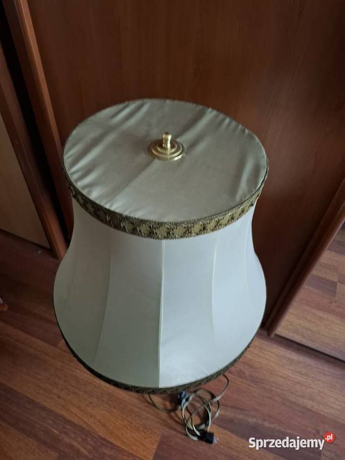 Elegancka lampa stojąca w klasycznym stylu Lampy podłogowe Staniew