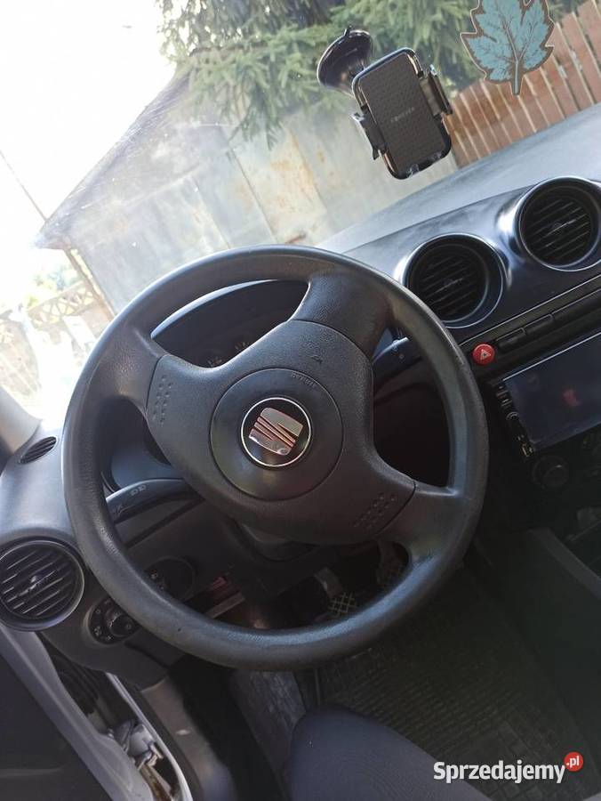 Seat Ibiza 12 benzyna 2005 r Ważne opłaty kupiony w Polsce Nowa Ziemia