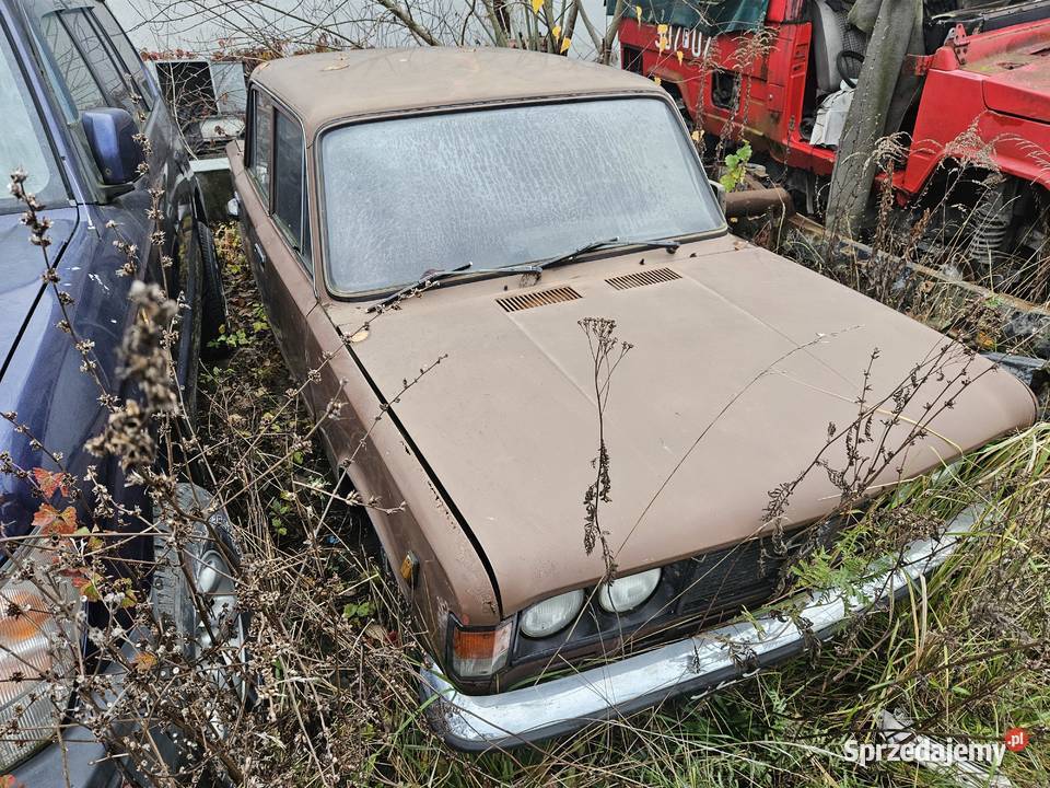 Duży Fiat 125p pali sprawne hamulce Police