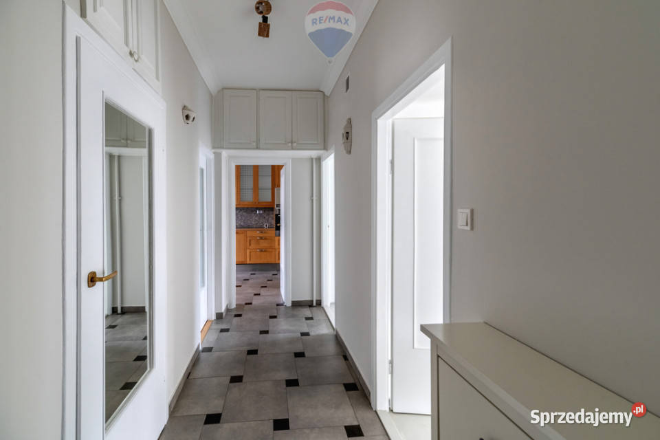 Metro kamienica malowaniu Warszawa