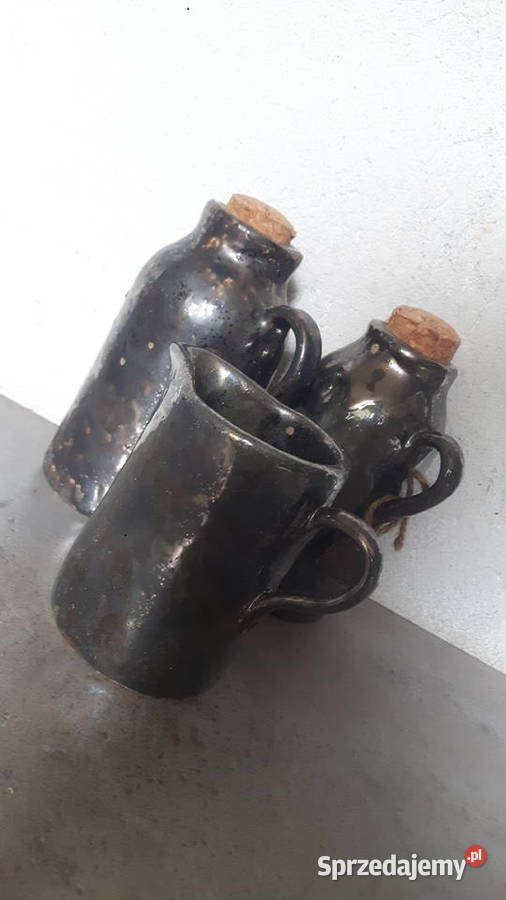 Zestaw naczyń ceramicznych ręcznie wykonanych