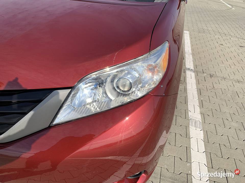 TOYOTA SIENNA 8 OSOB FRA VAT 23 Rok produkcji 2011 Kraków