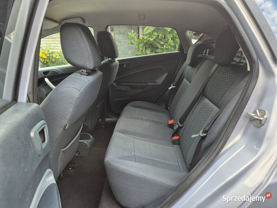 Ford Fiesta Titanium 125 benzyna Nowy rozrząd Rok produkcji 2011 Skierniewice sprzedam