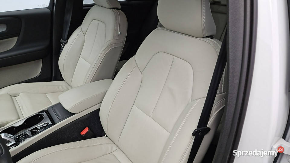 Volvo XC 40 B4 Plus Dark aut Z Polskiego Salonu