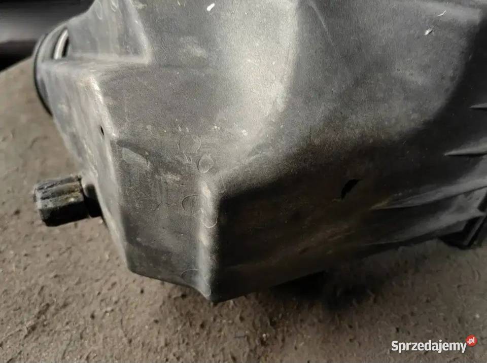 Obudowa filtra powietrza lewa BMW E38 v12 750i Żory