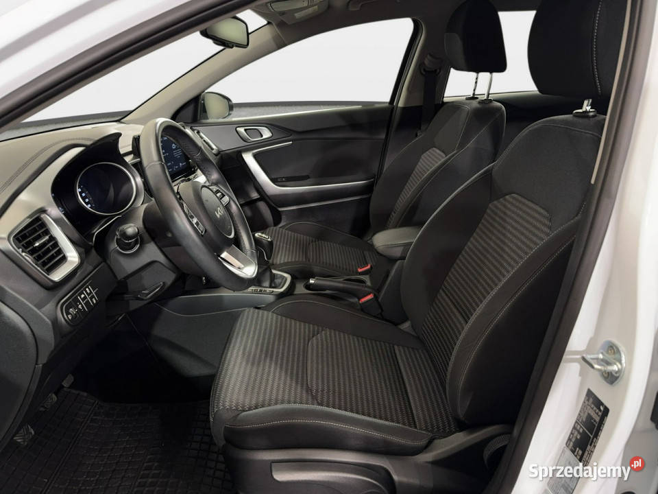 Kia Ceed VAT 23 SW M 15TGDI 160 M6 2022 r salon Myślenice sprzedam