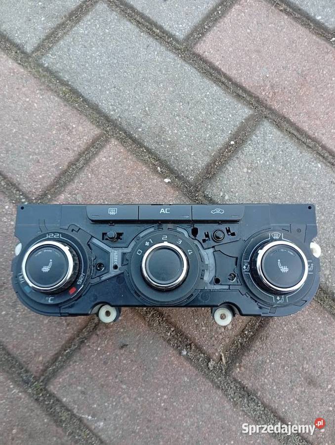 Panel nawiewu klimatyzacji Skoda Octavia 2 Bogumiłów